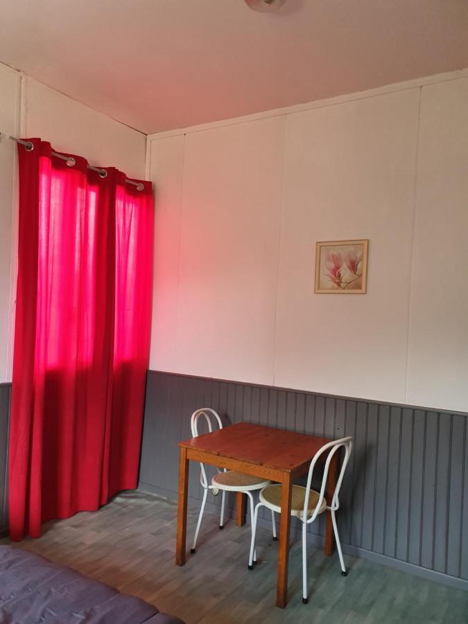 Camping Des 2 Rives- Chambres Etang-sur-Arroux Екстер'єр фото