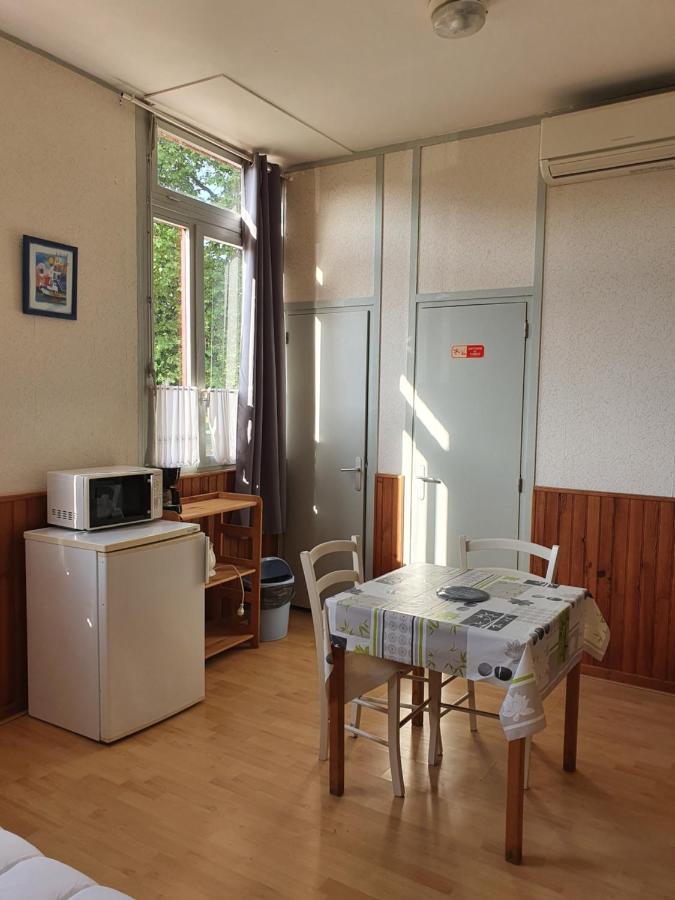Camping Des 2 Rives- Chambres Etang-sur-Arroux Екстер'єр фото